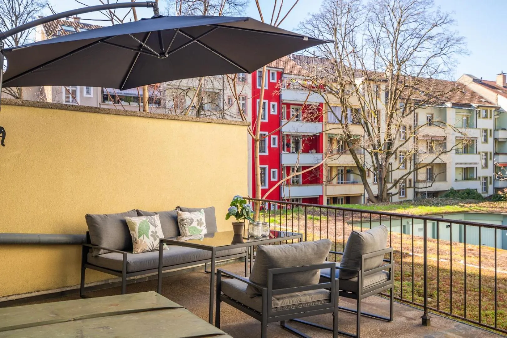 Special Roger F Rabbit 1 Apartment, Roche Towers, 10-Star Basel