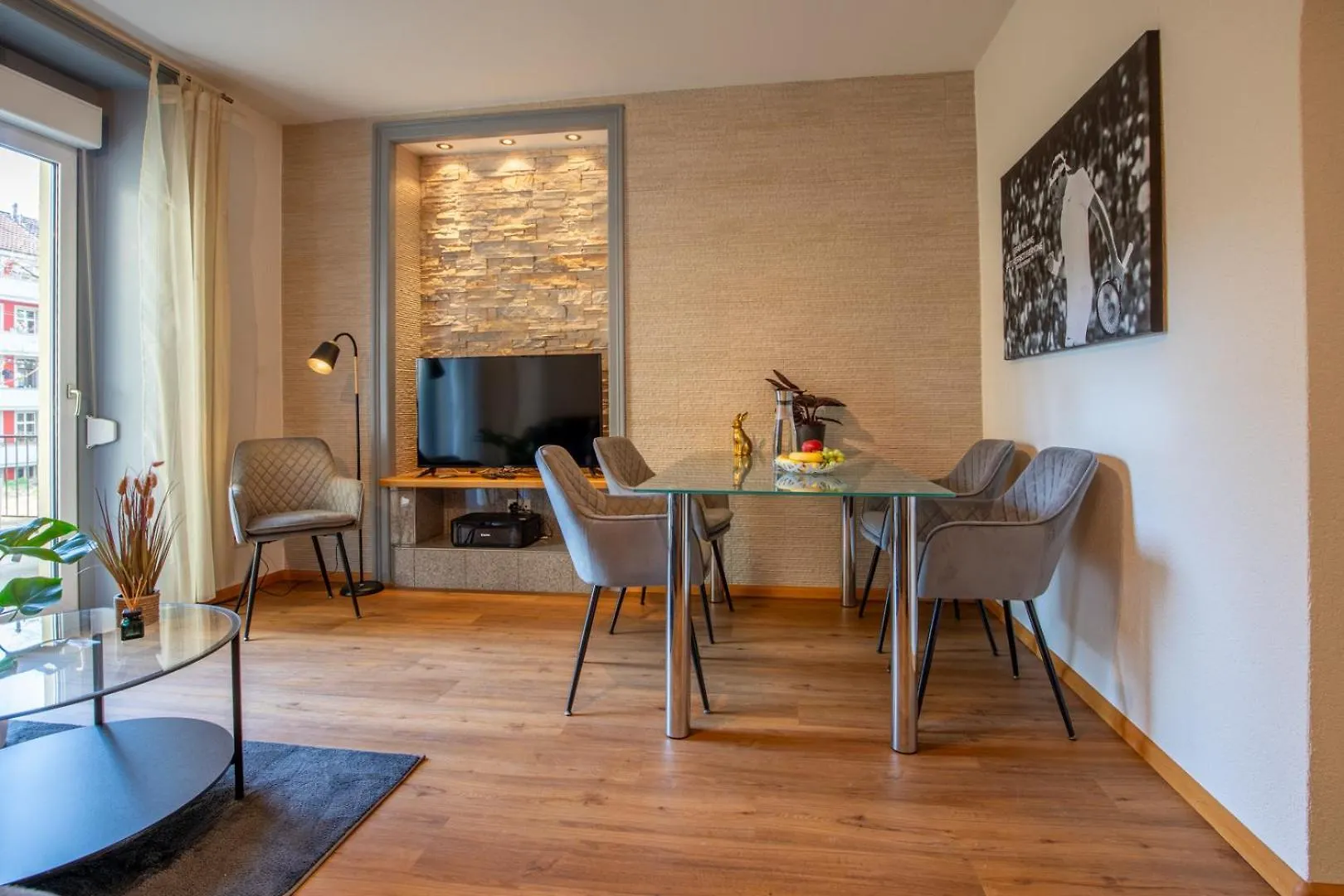 Special Roger F Rabbit 1 Apartment, Roche Towers, 10-Star Basel 0*,  Schweiz