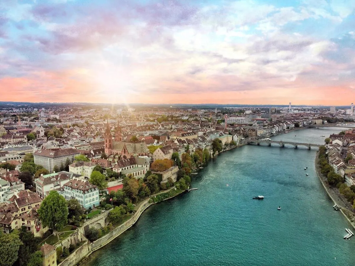 Special Roger F Rabbit 1 Apartment, Roche Towers, 10-Star Basilea 0*,  Svizzera